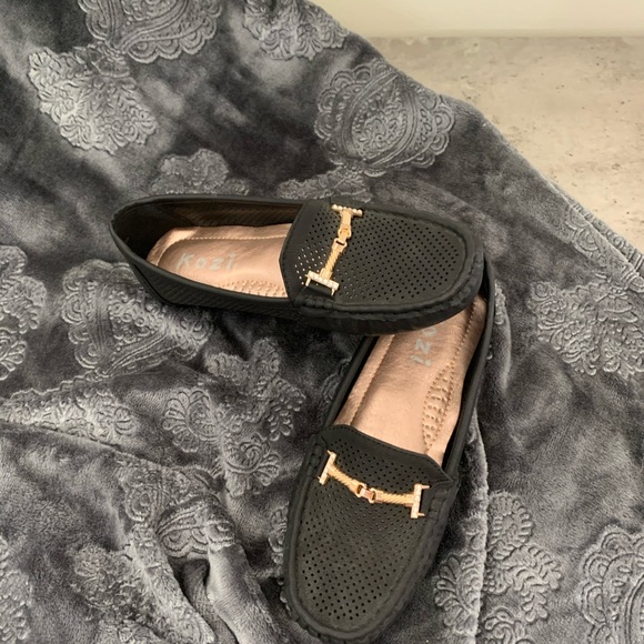 black slip ons - Picture 4 of 4